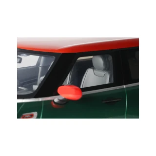 MINI CLUBMAN (F54) JCW BRITISH GREEN 2021 OttO mobile 1:18 Resinemodell (Türen, Motorhaube... nicht zu öffnen!)